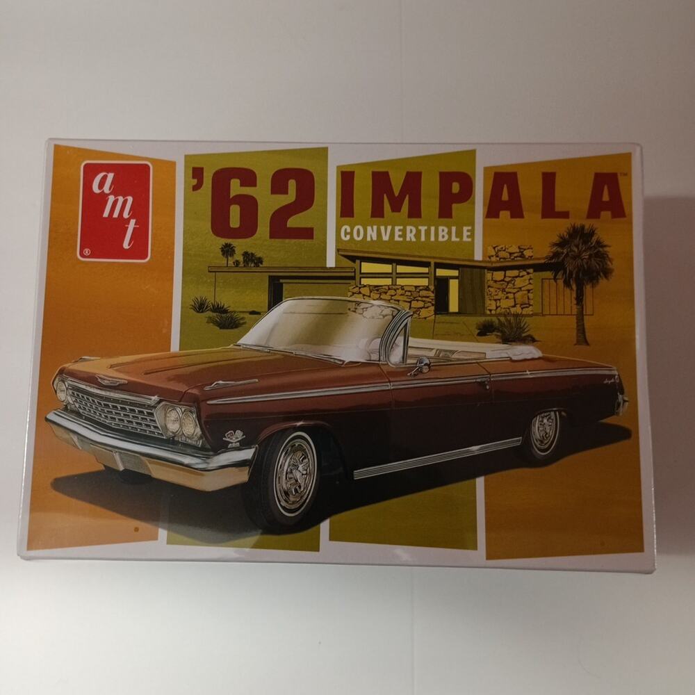 Model Kit 1962 Chevrolet Impala Convertible 1/25 Scale Car